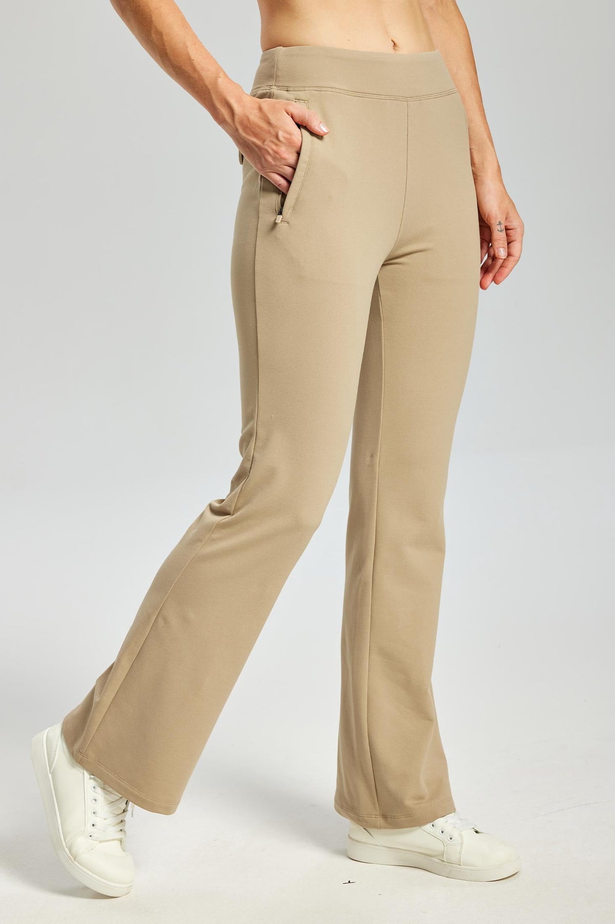 MASKERT Women's Fleece Lined Flare Pants, High Waisted Stretch Casual Pants with Zipper Pockets, Soft Warm Bootcut Pants for Fall Winter - Khaki - M - 31