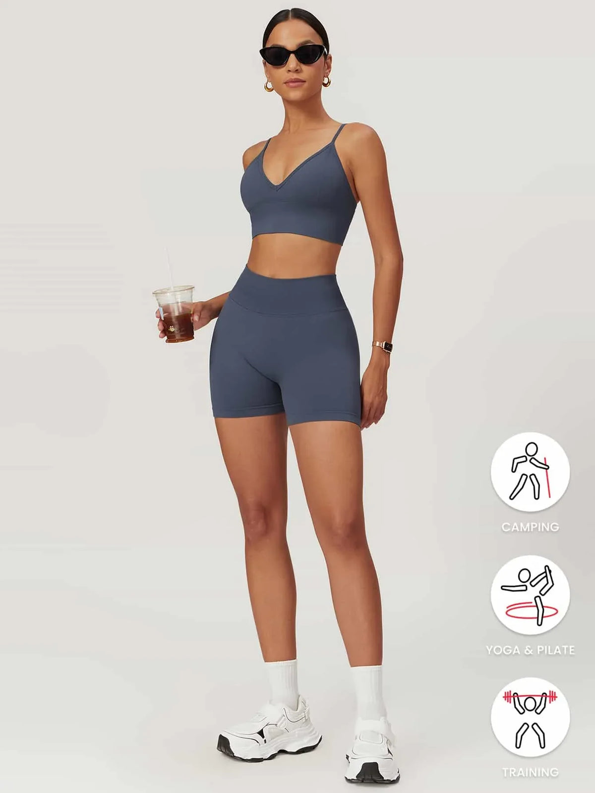 Maskert AirSoft Seamless Camisole Sports Two-Piece Set Urban Blue Holding coffee Full Body Pose