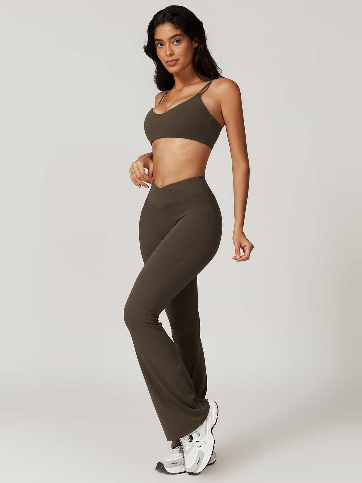 Maskert Move & Flow Medium Support Cropped Yoga Set Coffee Brown Side Pose 2