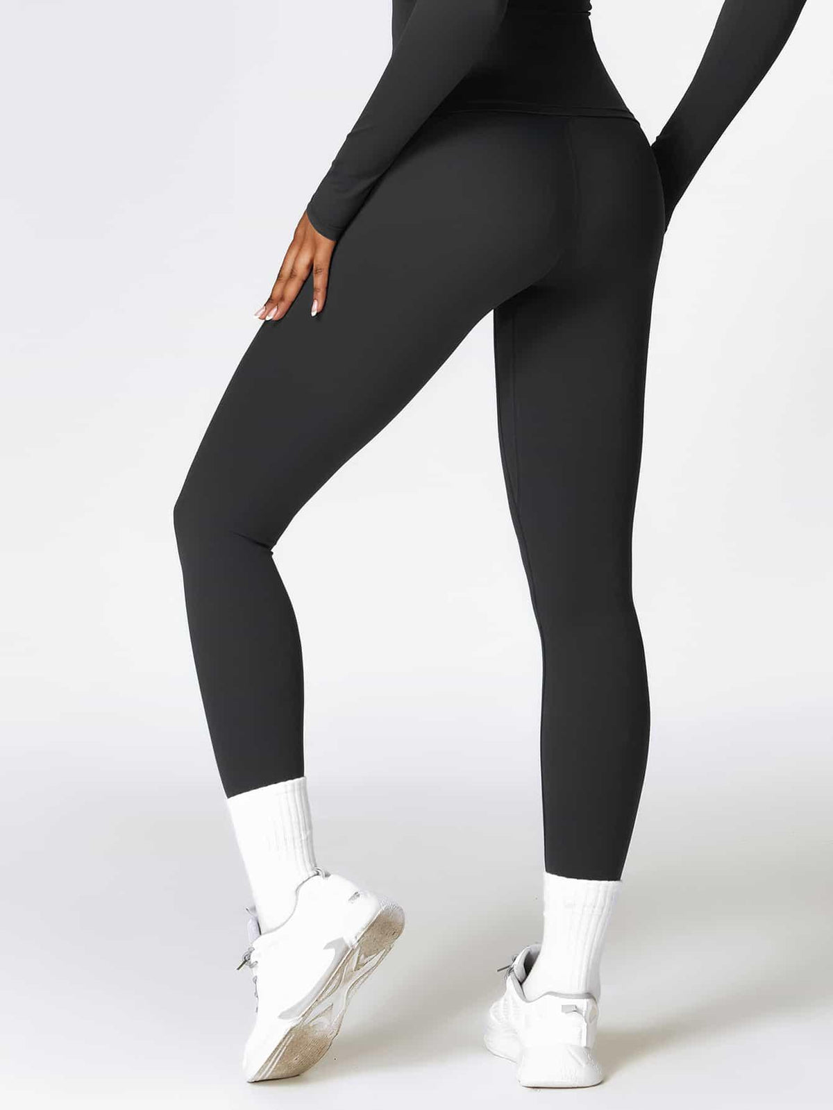 Maskert Move & Flow Solid Long Sleeve Sports Set Black Front Bottom Detail