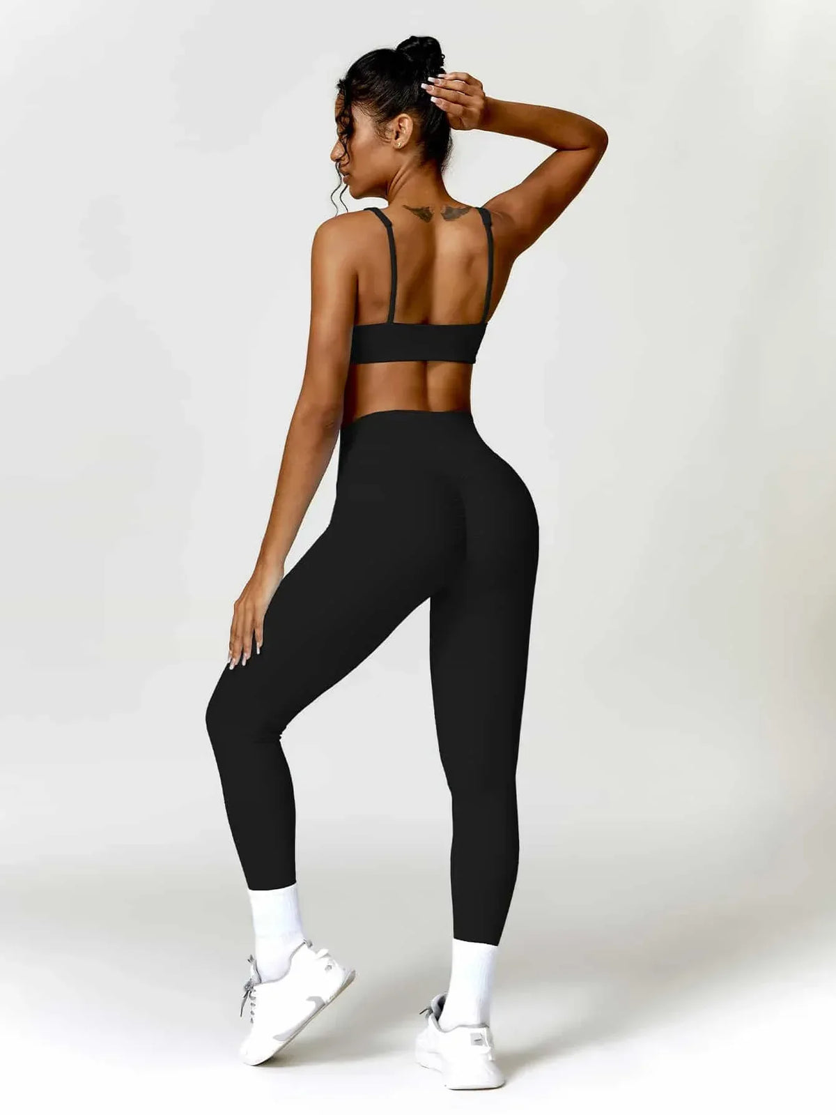 Curve-Defining High Waist Ruched Pants 25'' - MASKERT - Black / S