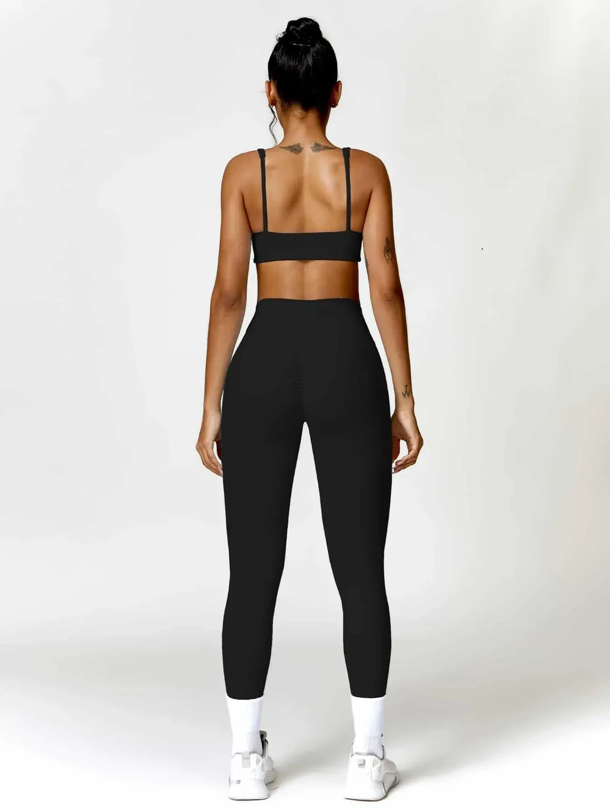 Curve-Defining High Waist Ruched Pants 25'' - MASKERT - Black / S