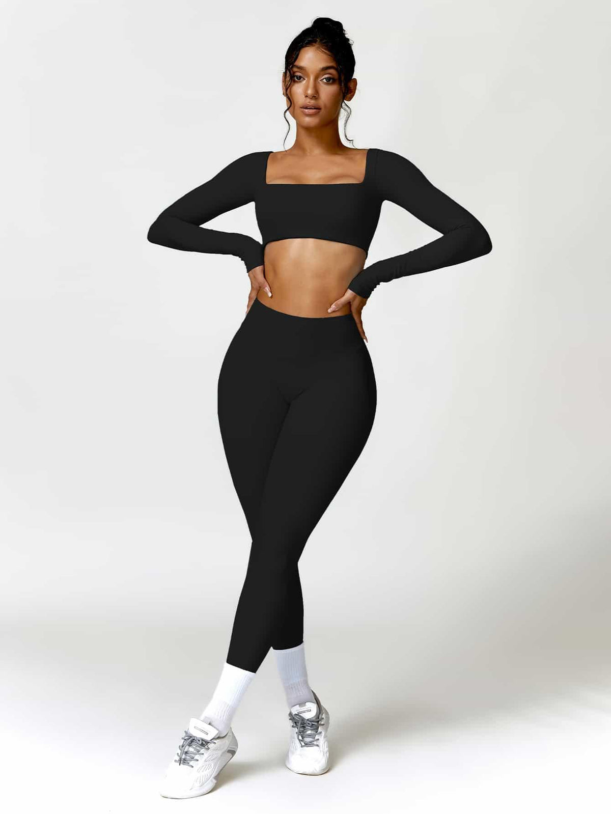 Curve-Defining High Waist Ruched Pants 25'' - MASKERT - Black / S